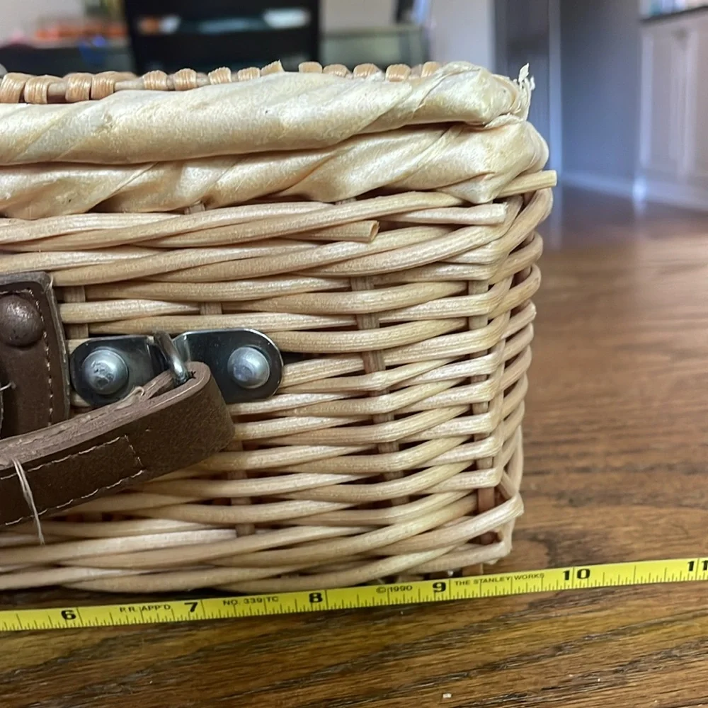 Vintage Wicker Basket Clutch, GUC - Picture 5 of 9